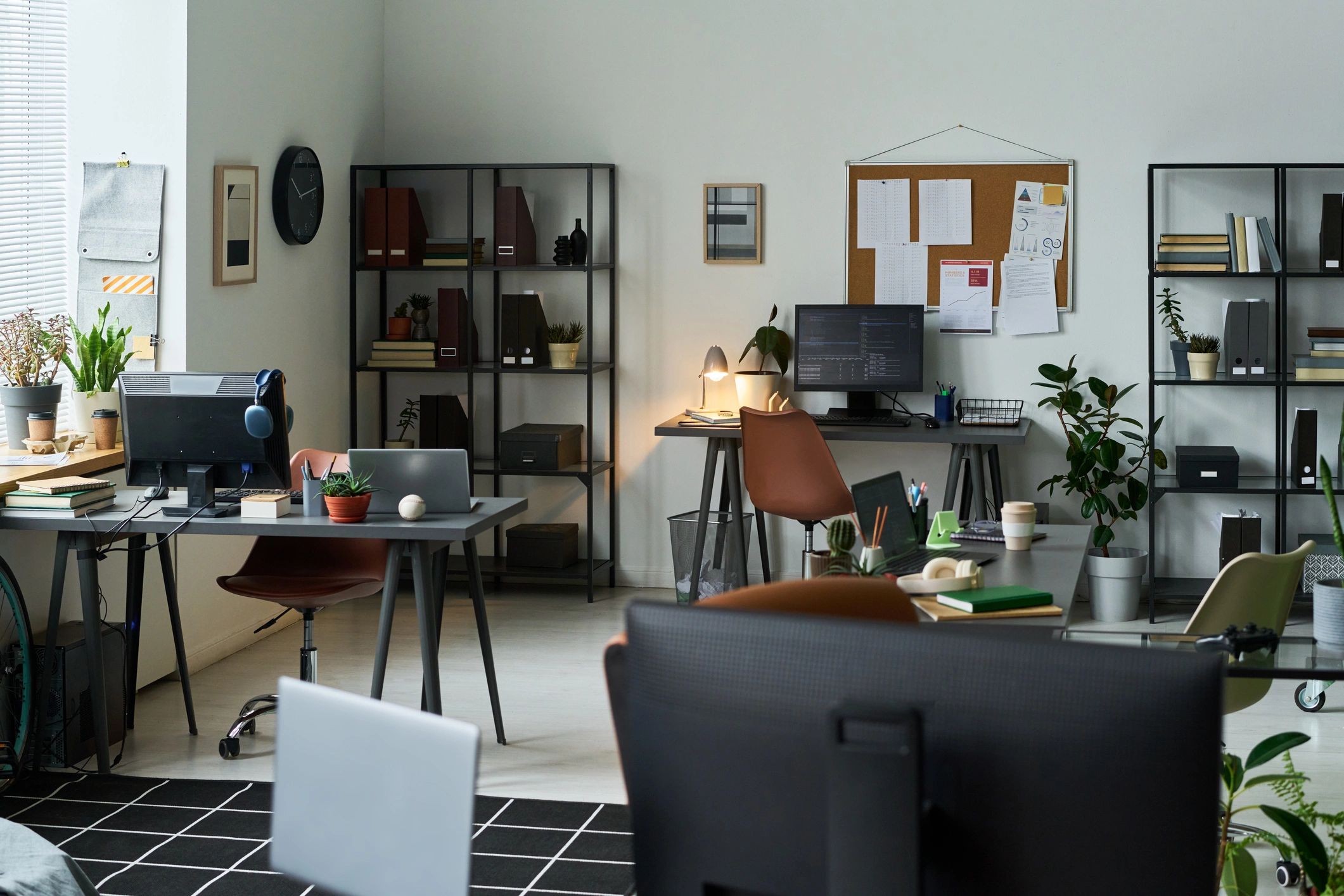 Modern Open Plan Office Interior Supporting Hybrid Work Productivity